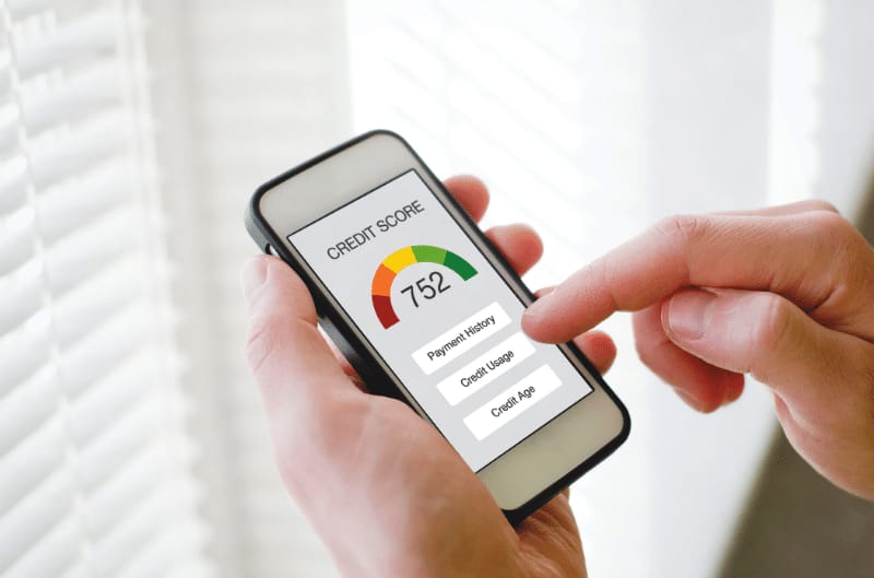 700 credit score on mobile credit monitoring app